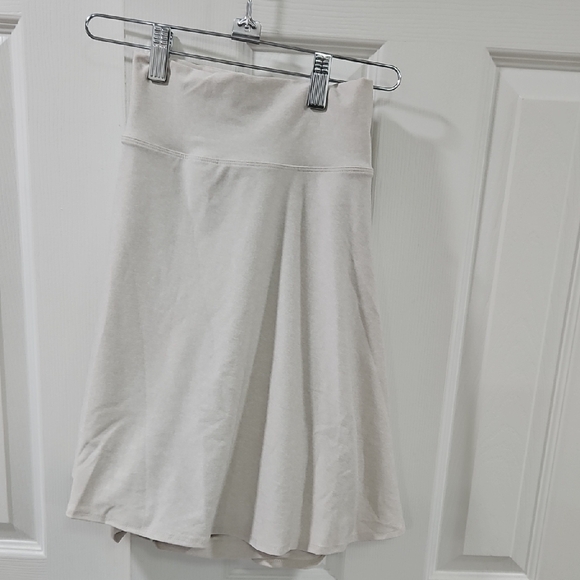 Old Navy Active Cream A-Line Skort - Picture 1 of 4